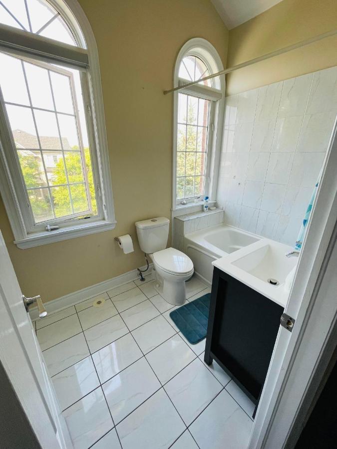 Jazzy Home Stay Mississauga Exterior photo
